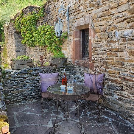 Chambre d'Hôtes au Château de Belcastel Belcastel  Exterior foto
