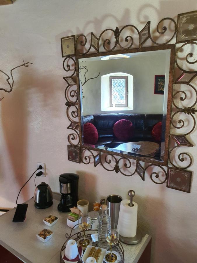 Chambre d'Hôtes au Château de Belcastel Belcastel  Exterior foto